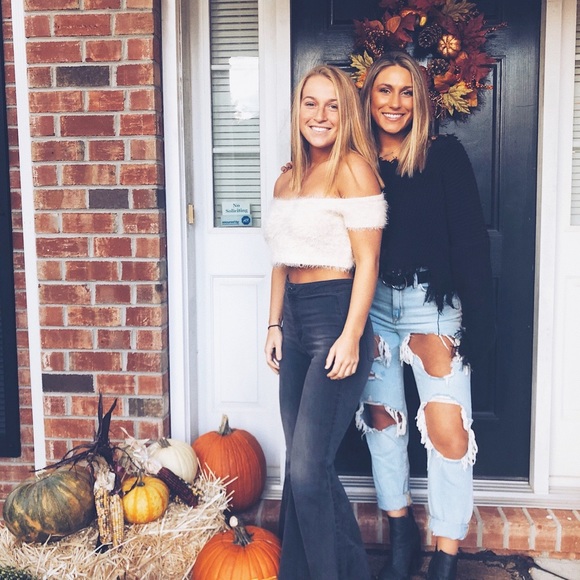 UO BDG Destroyed Jeans - Picture 6 of 6